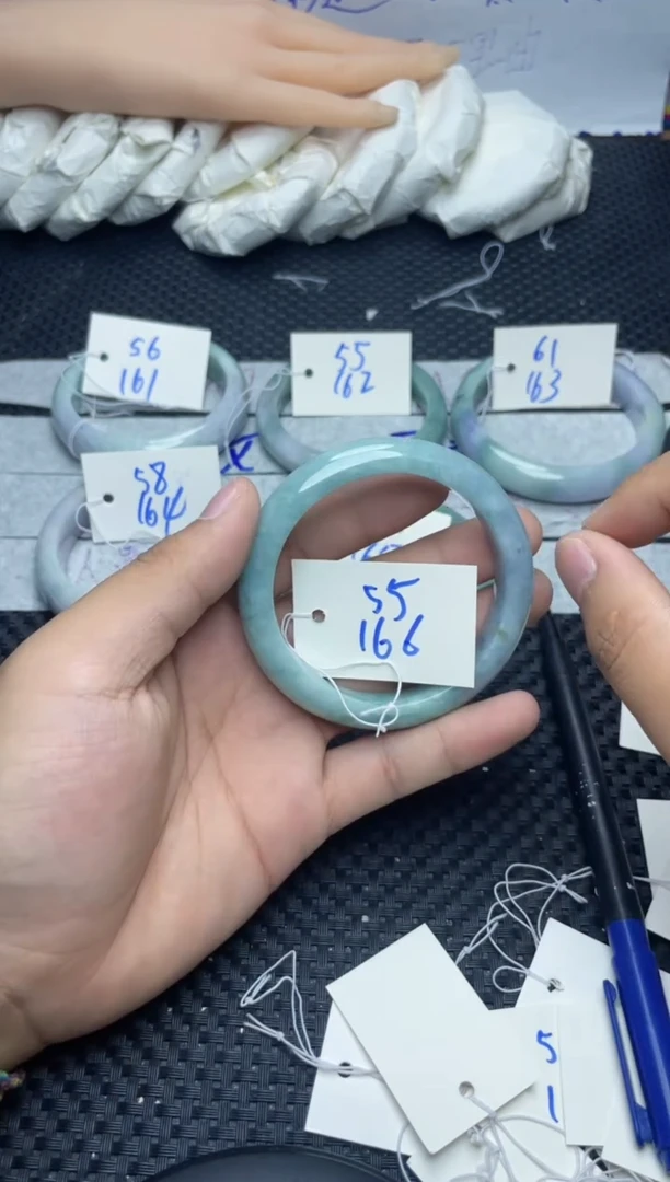 未镶嵌手镯翡翠166