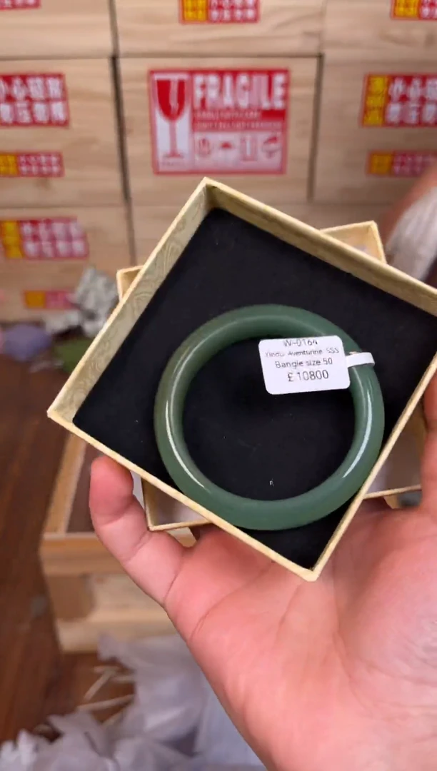 未镶嵌手镯石英质玉编码W-0164