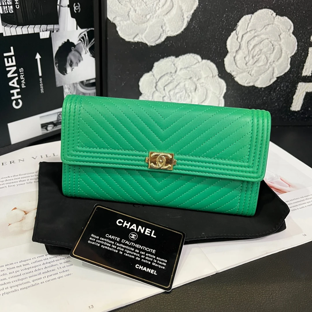 95新 Chanel/香奈儿 绿色leboy扣长款钱包标卡齐全23开17年B2306#