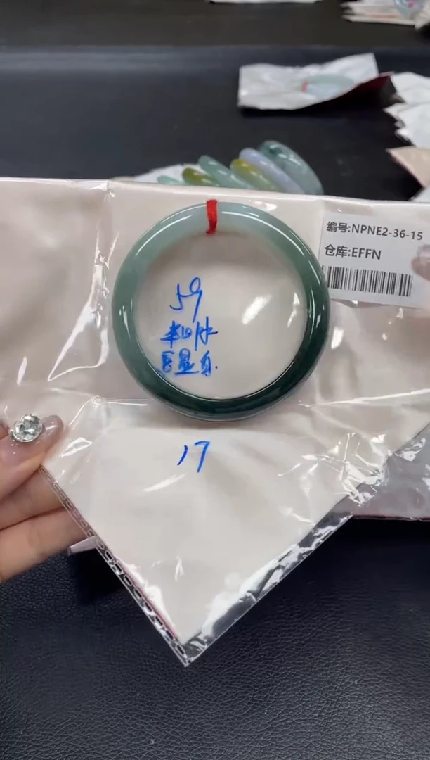未镶嵌手镯翡翠翡翠手镯