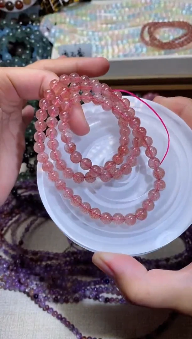 水晶手串未镶嵌草莓晶三圈