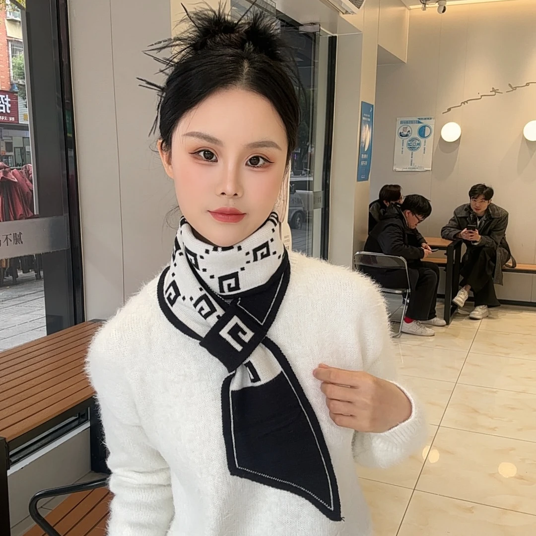 围巾女款2025新款秋冬季网红披肩高级感韩版百搭加厚保暖时尚围脖