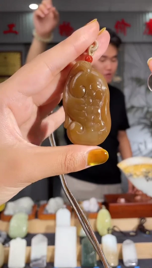 和田玉未镶嵌颈饰1