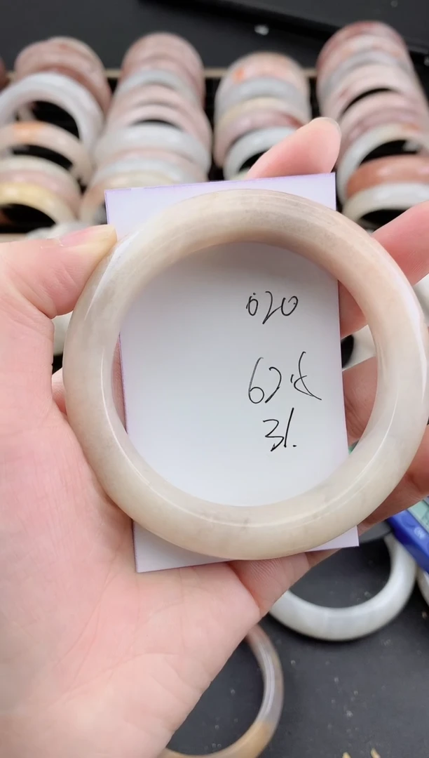 未镶嵌手镯石英质玉020