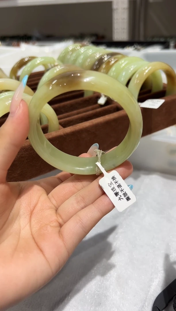 和田玉手镯未镶嵌A0071-58