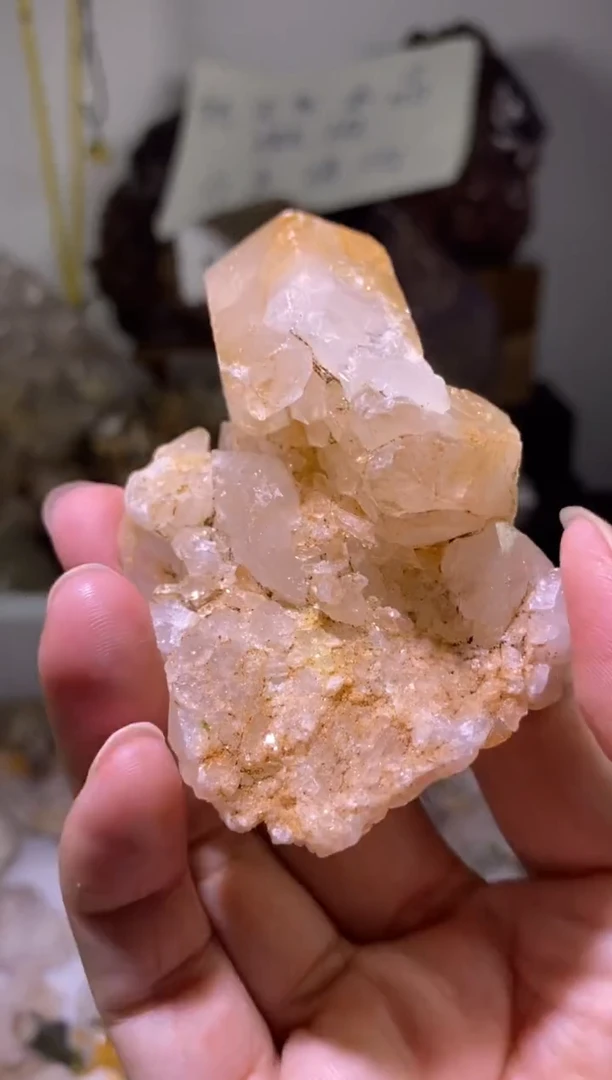 未镶嵌珠宝半成品水晶126号 108克马岛金泥白水晶花