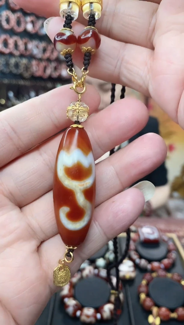 玛瑙/玉髓项链未镶嵌水莲花吊坠