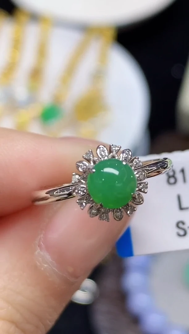 18K金镶嵌戒指翡翠L多样性发其一