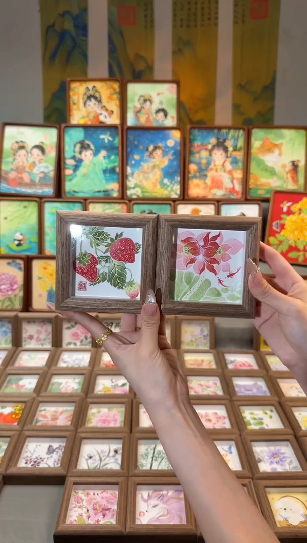 国画小草莓 并蒂莲一组11