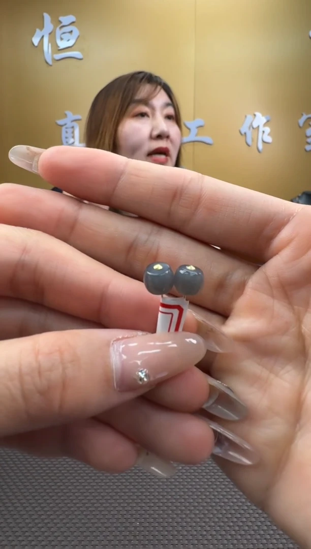 【闪购商品】和田玉耳饰18K金镶嵌一对