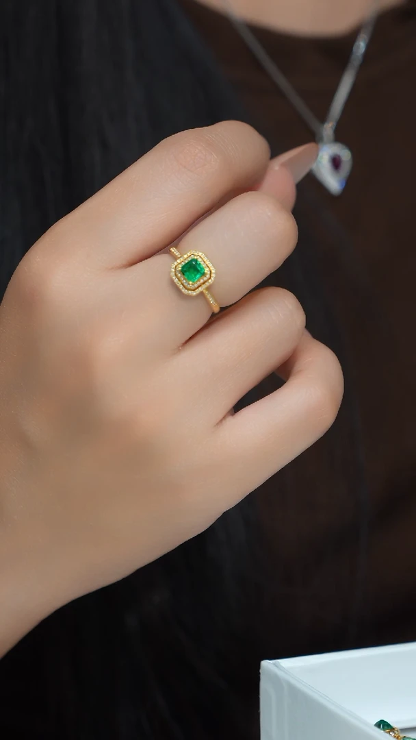 【闪购商品】祖母绿18K金戒指18K金镶嵌1