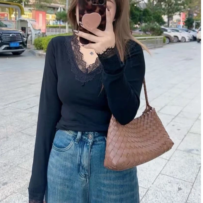 纯欲感蕾丝拼接领长袖打底衫女秋冬春秋温柔风内搭弹力蕾丝打底衫