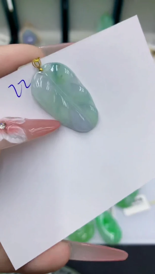 颈饰18K金镶嵌翡翠111111111111
