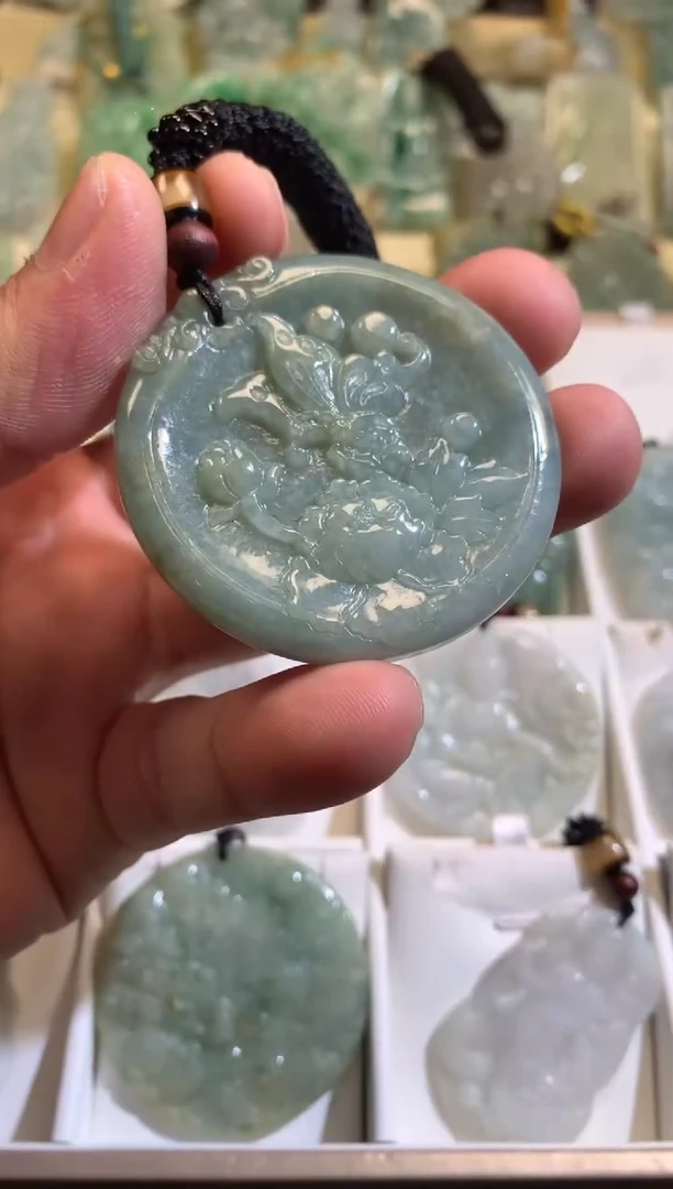 【闪购商品】翡翠颈饰未镶嵌03/10/07