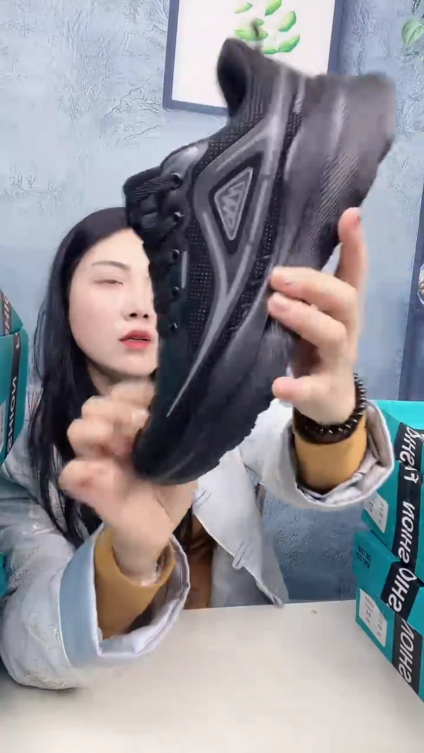 42黑灰皮面 运动鞋 捡漏
