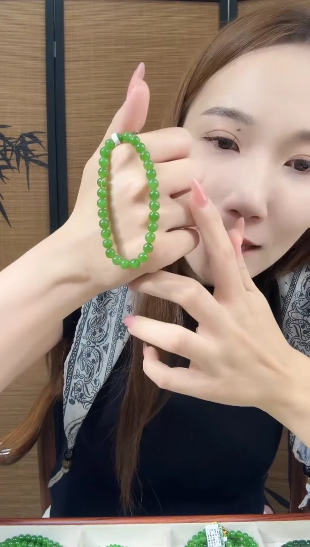 颈饰未镶嵌和田玉（碧玉）6果绿无矿单圈