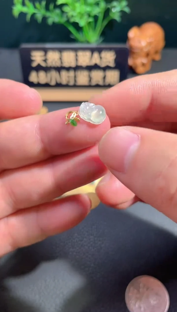 颈饰18K金镶嵌翡翠翡翠
