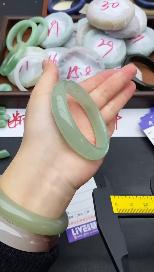 未镶嵌手镯石英质玉82+55/56