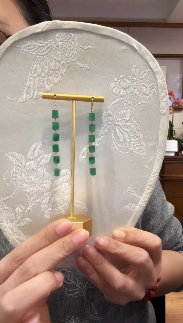 颈饰未镶嵌石英质玉国风