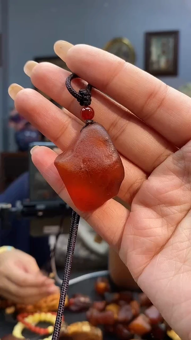 琥珀颈饰未镶嵌吊坠
