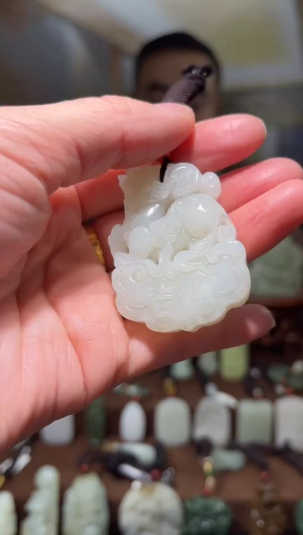 颈饰未镶嵌和田玉·