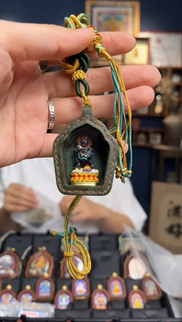 吊坠沽**衣唐卡云吉立体黑财神