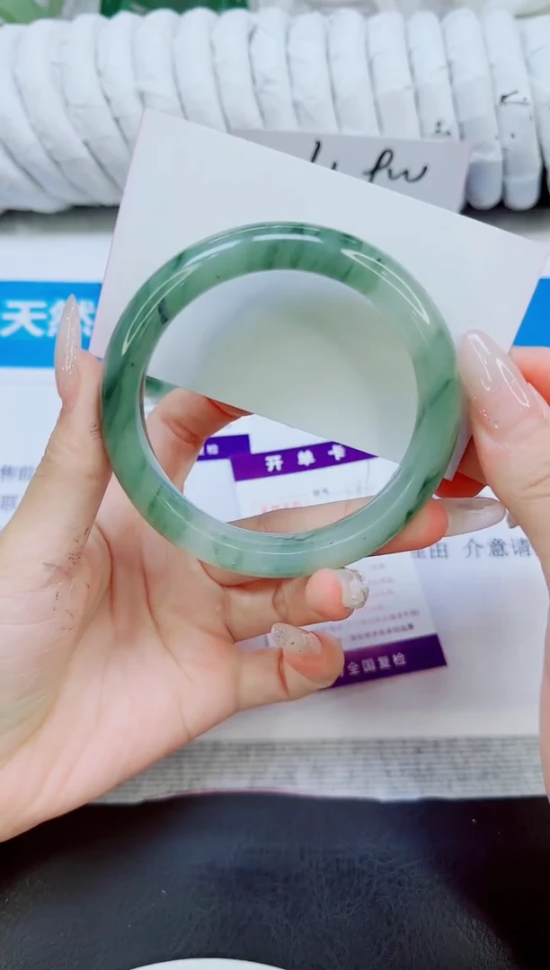 未镶嵌手镯石英质玉186/60