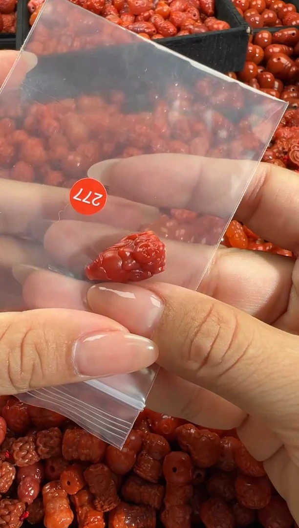 颈饰未镶嵌南红玛瑙1