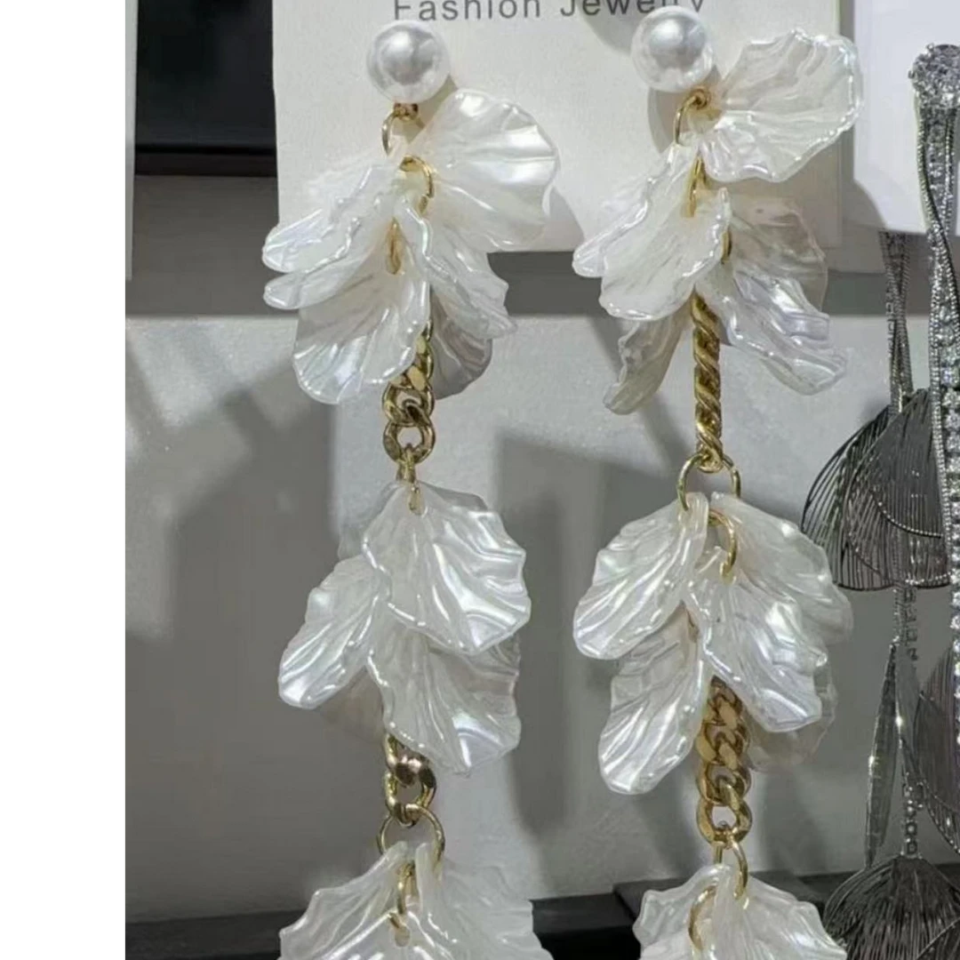 非金属亚克力耳饰 777新款时尚百搭洋气长款耳环饰品白色气质轻奢