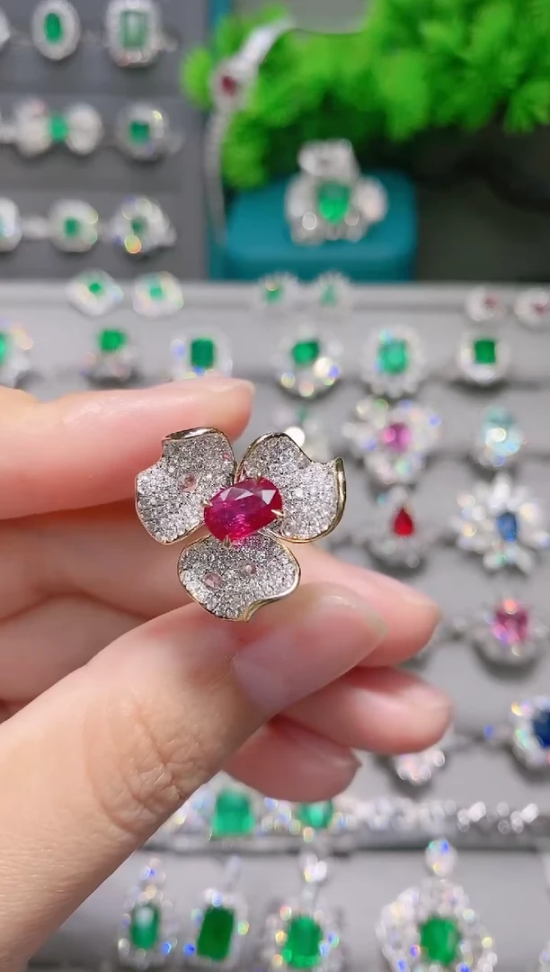 18K金戒指18K金镶嵌红宝石.