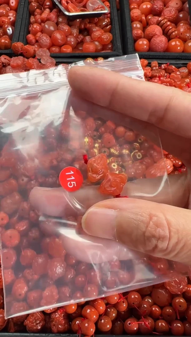 【闪购商品】南红玛瑙颈饰未镶嵌1