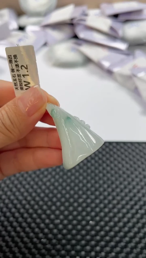 颈饰未镶嵌翡翠 9968 莲蓬