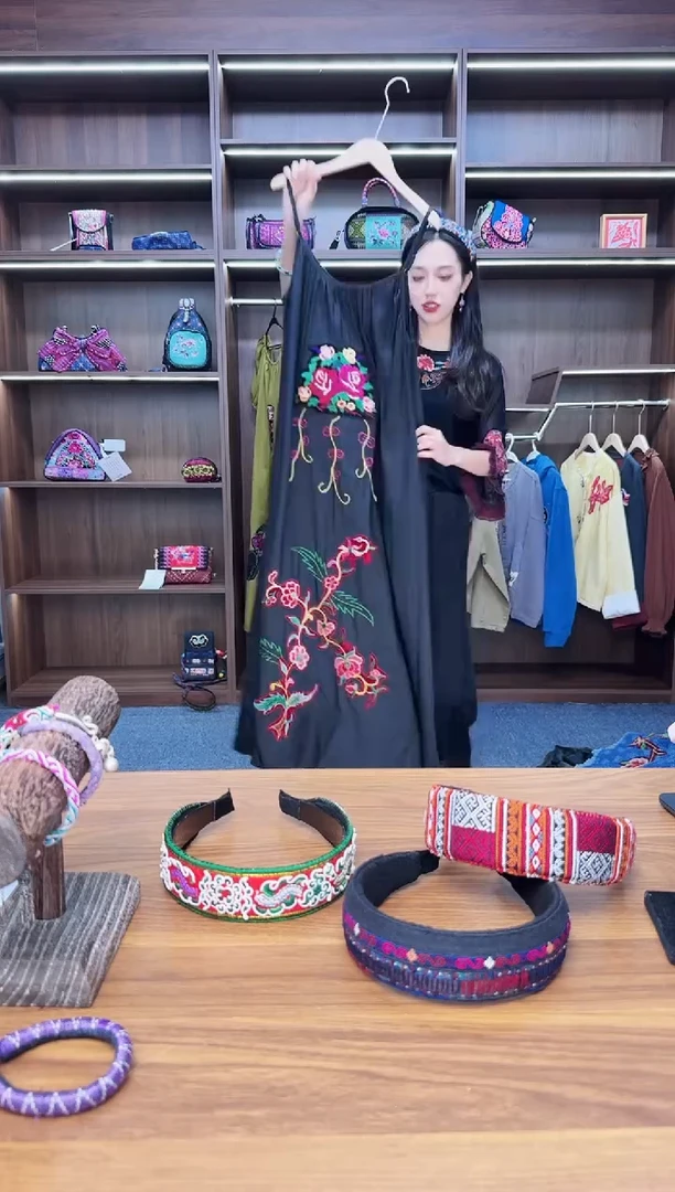 织绣A140蒙阿苏苗绣传承店