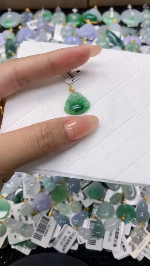 颈饰18K金镶嵌翡翠11111111111