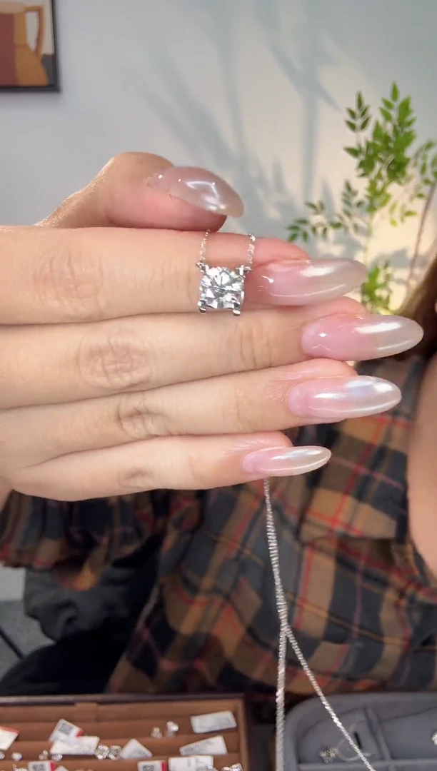 18K金镶嵌颈饰实验室培育钻石18k白牛头项链1ct