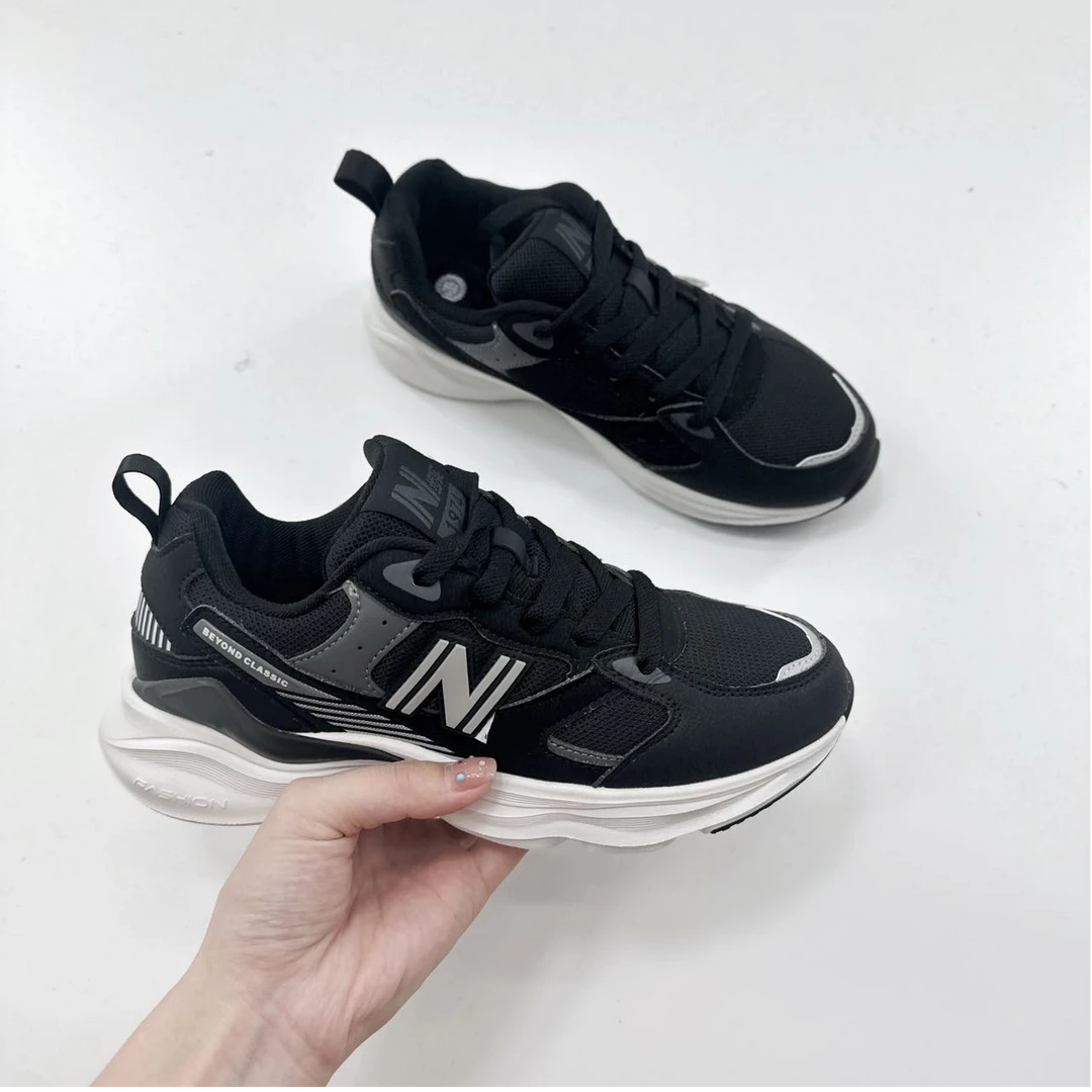 80072高端专享四季款舒适运动鞋黑/浅麻灰（成人运动鞋）