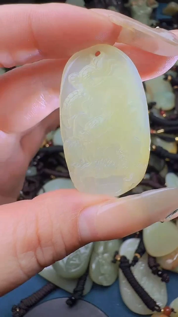 和田玉未镶嵌颈饰1