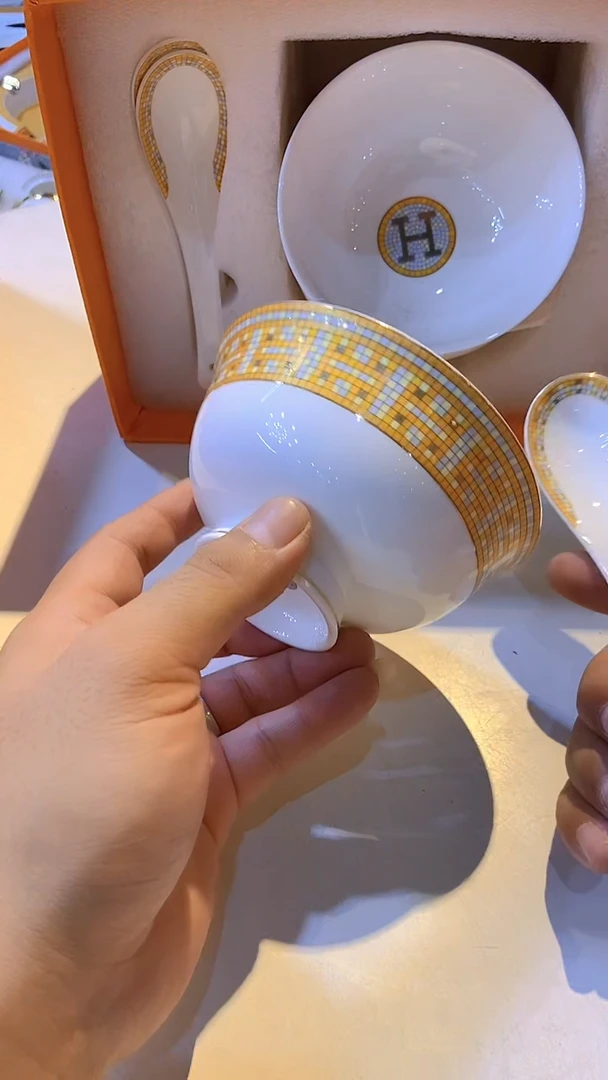 杯鸿辉家品牌瓷器，京东包邮！