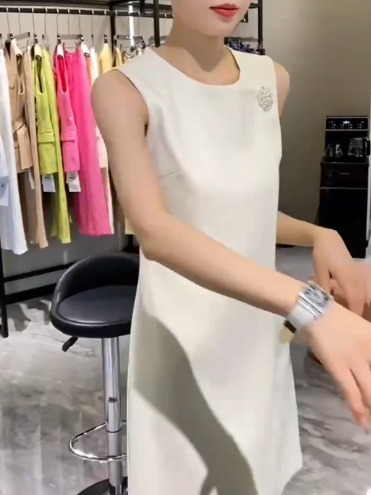 2025静奢风无袖时尚百搭连衣裙白色连衣裙裙显瘦夏季简约连衣裙