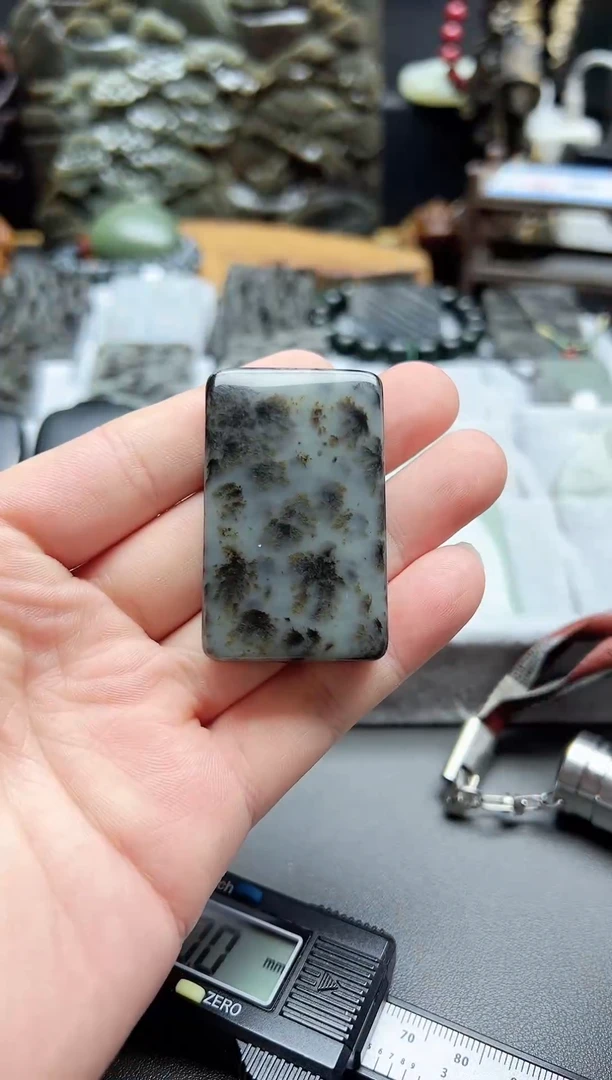 颈饰未镶嵌和田玉若羌青花意境平安无事牌