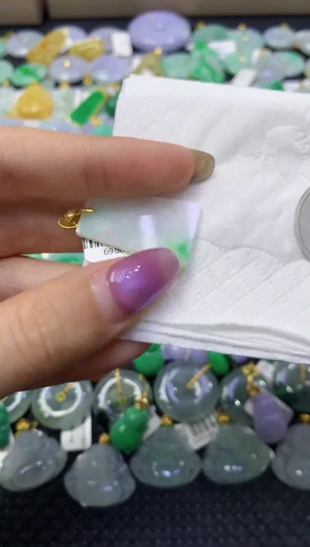 颈饰未镶嵌翡翠天然缅甸翡翠A货