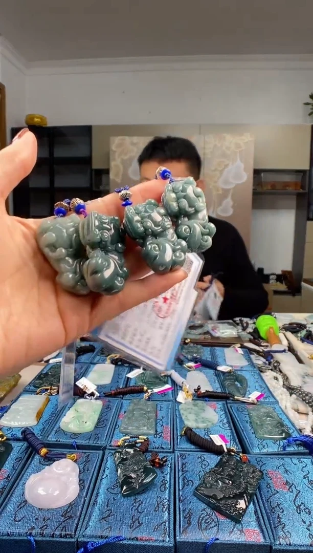 颈饰未镶嵌翡翠多样性发其一