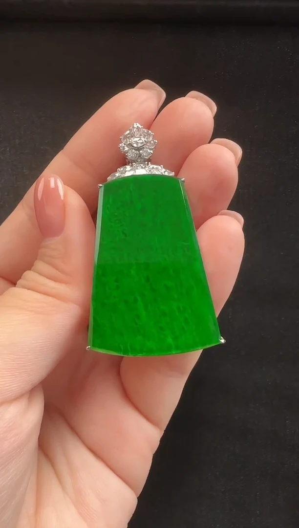 颈饰18K金镶嵌翡翠147无事牌一个