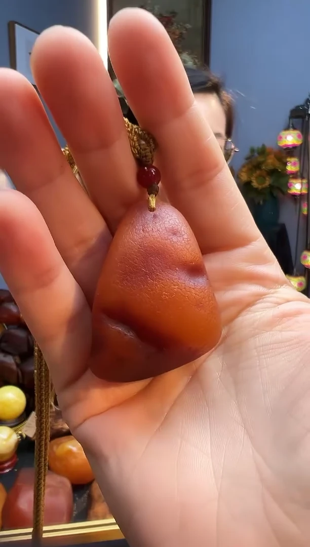 琥珀颈饰未镶嵌挂件