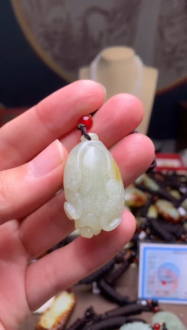 颈饰未镶嵌和田玉新疆料青海料清水和田玉吊坠