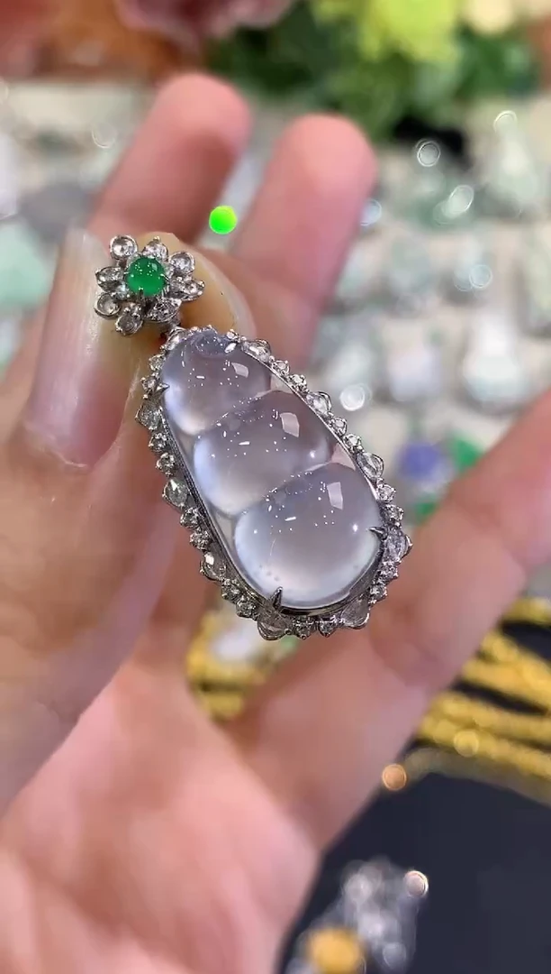 吊坠(不含链)18K金镶嵌翡翠B225