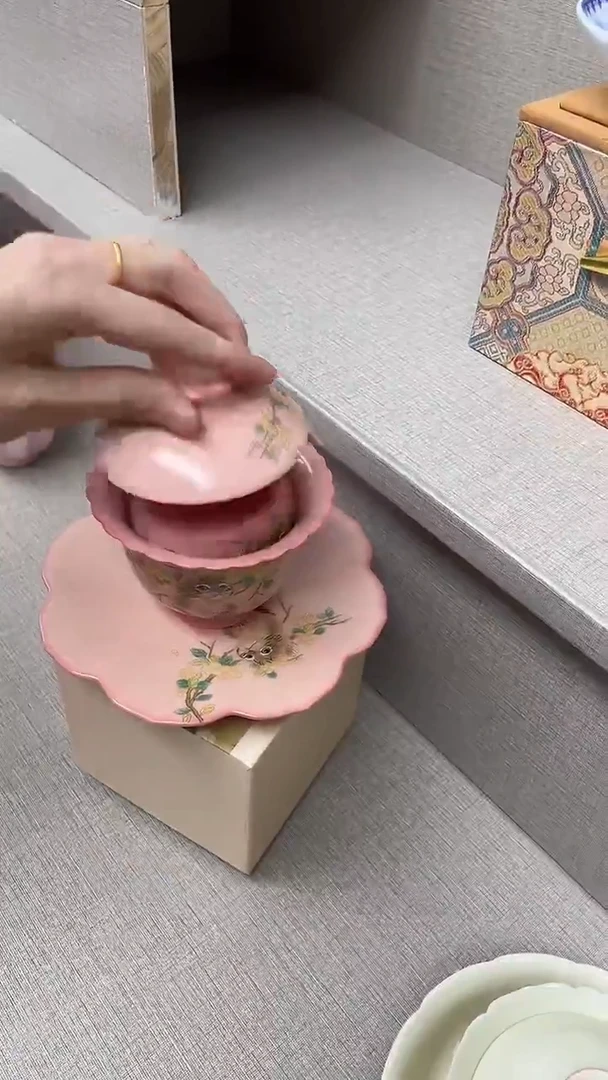 景德镇高温瓷粉色釉