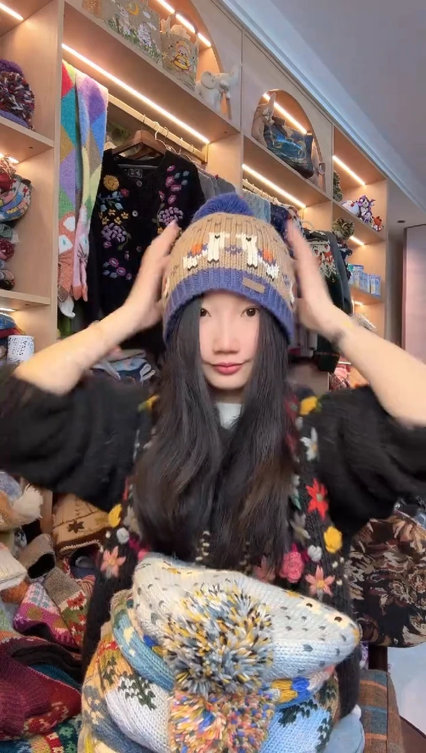 羊毛美利奴咖色羊驼单球帽