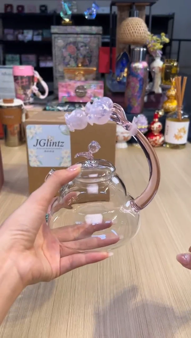 30粉铃兰提梁壶