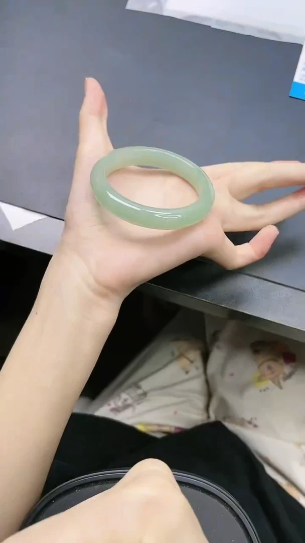 石英质玉手镯未镶嵌31-53